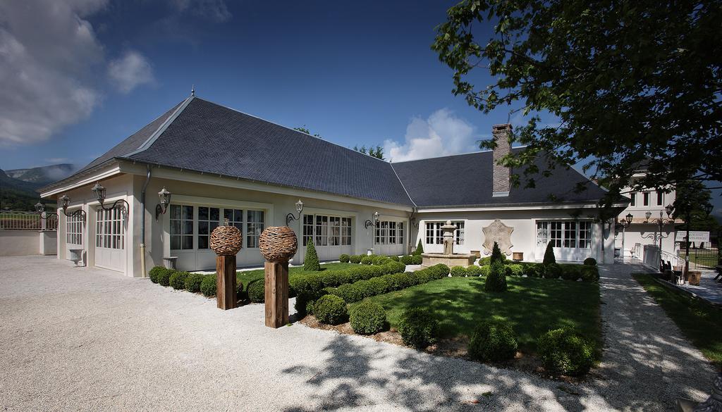 Hotel Les Saints Peres Montagnole Zewnętrze zdjęcie