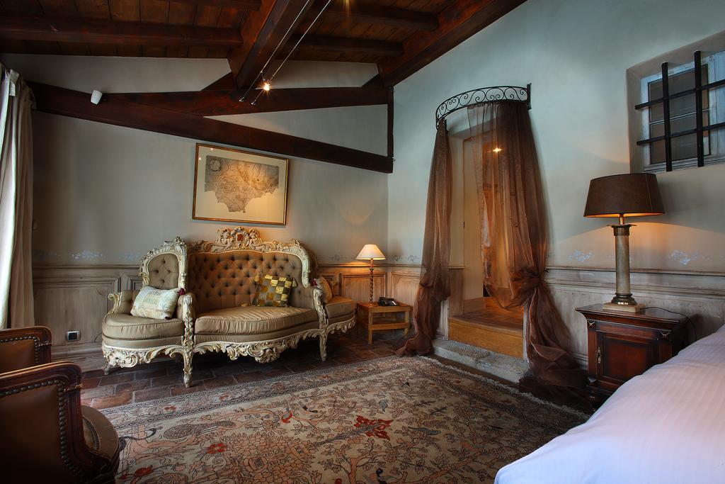 Hotel Les Saints Peres Montagnole Zewnętrze zdjęcie