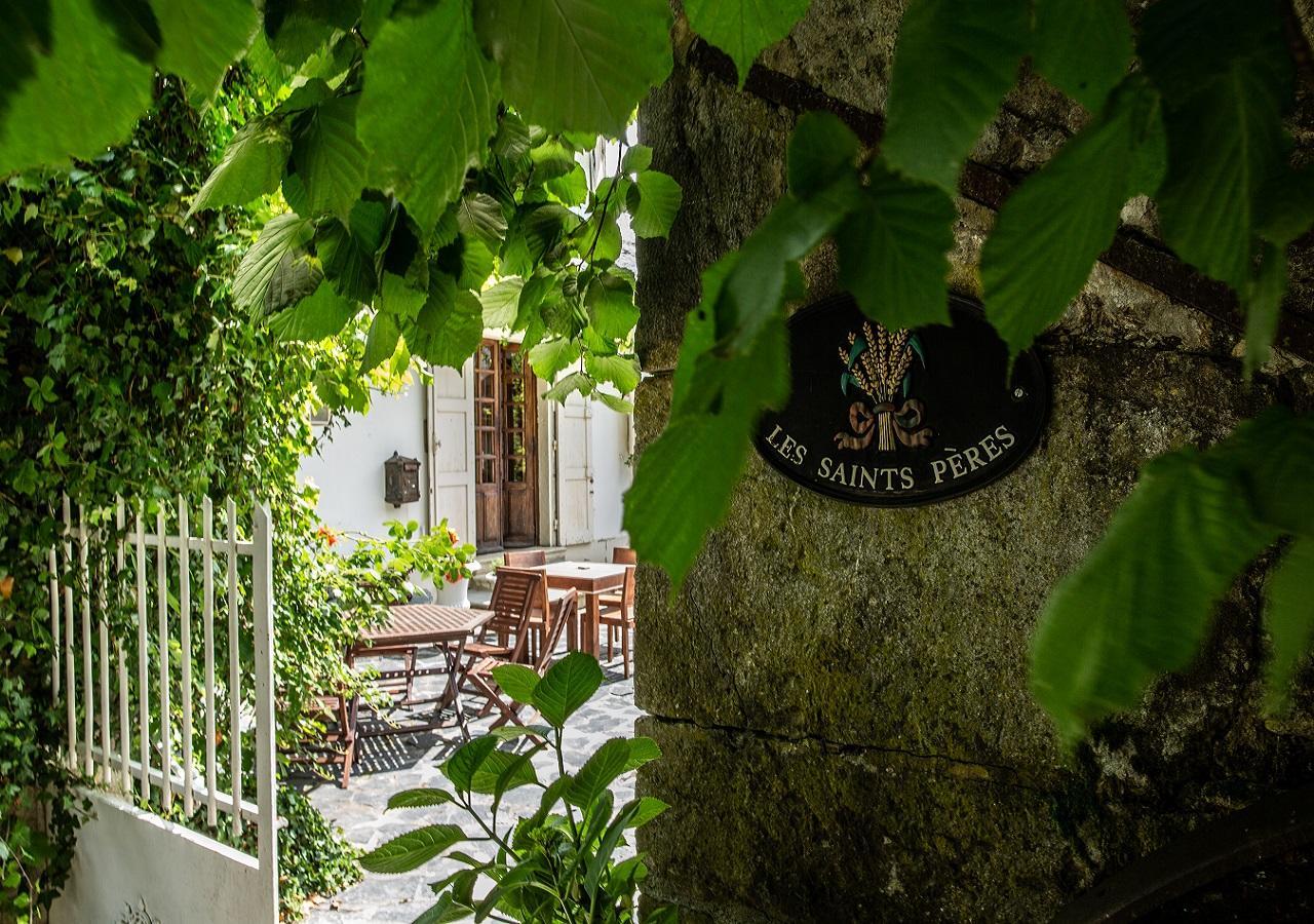 Hotel Les Saints Peres Montagnole Zewnętrze zdjęcie
