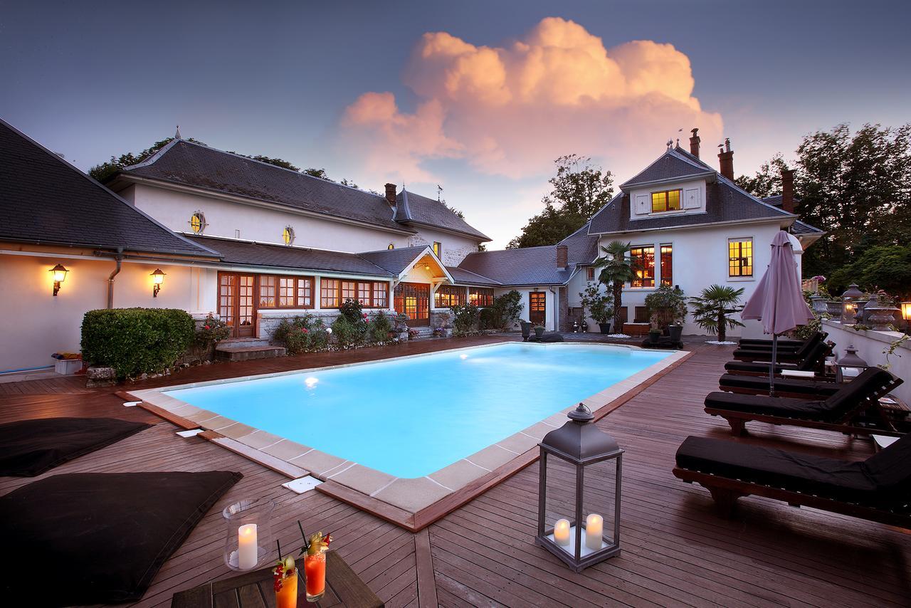 Hotel Les Saints Peres Montagnole Zewnętrze zdjęcie