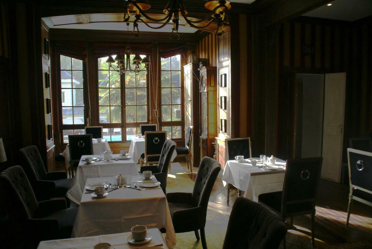 Hotel Les Saints Peres Montagnole Zewnętrze zdjęcie