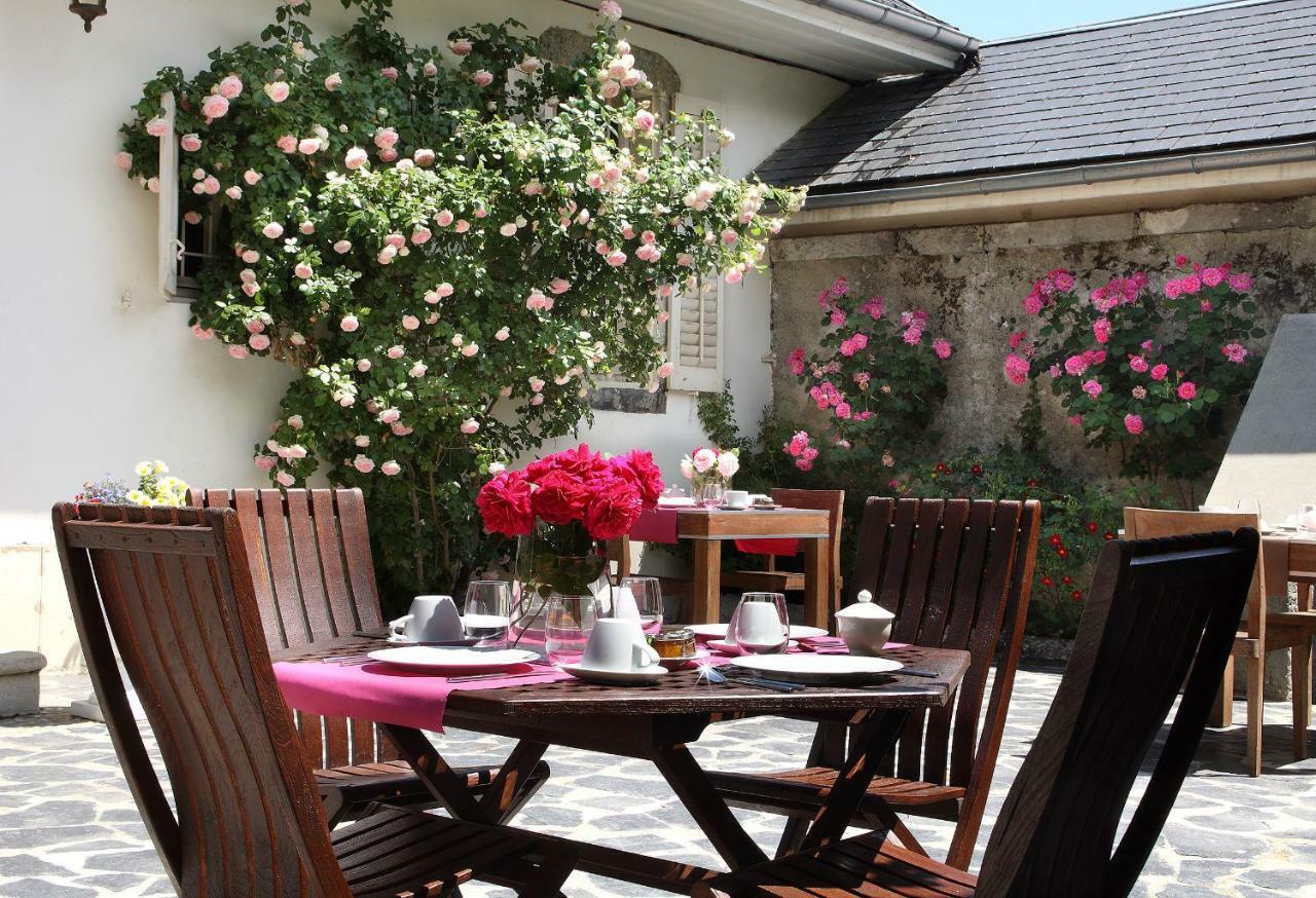 Hotel Les Saints Peres Montagnole Zewnętrze zdjęcie