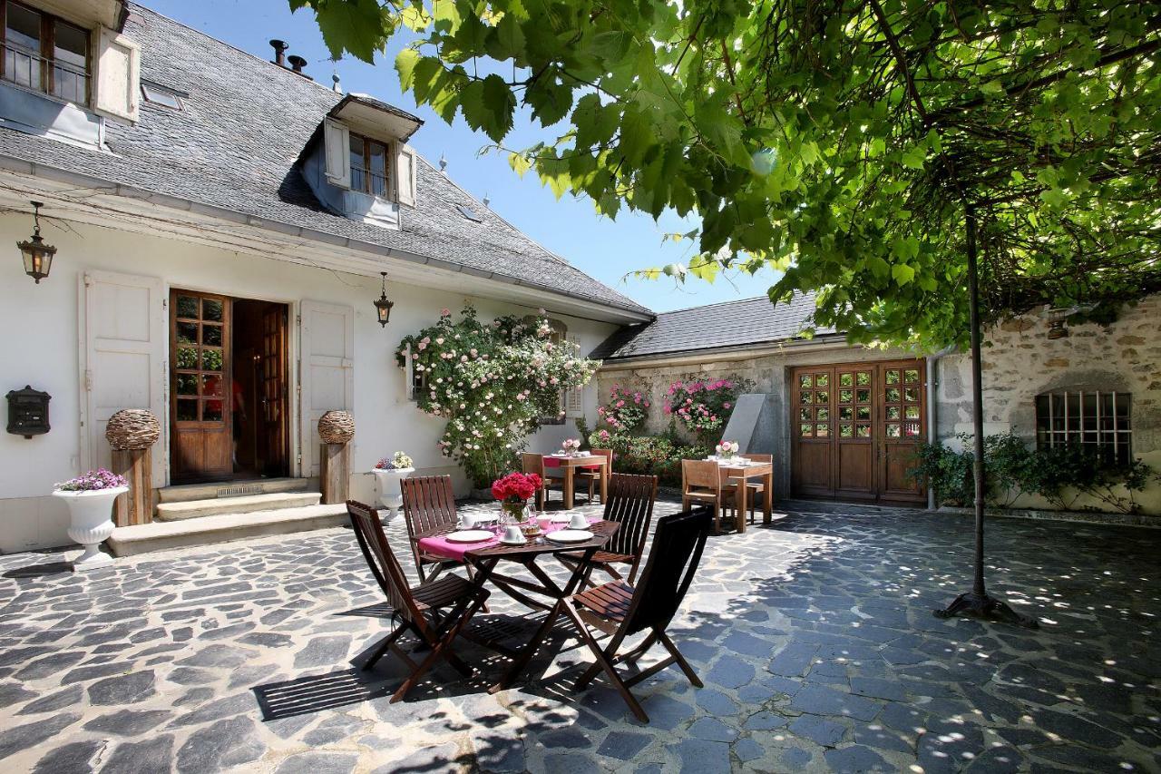 Hotel Les Saints Peres Montagnole Zewnętrze zdjęcie